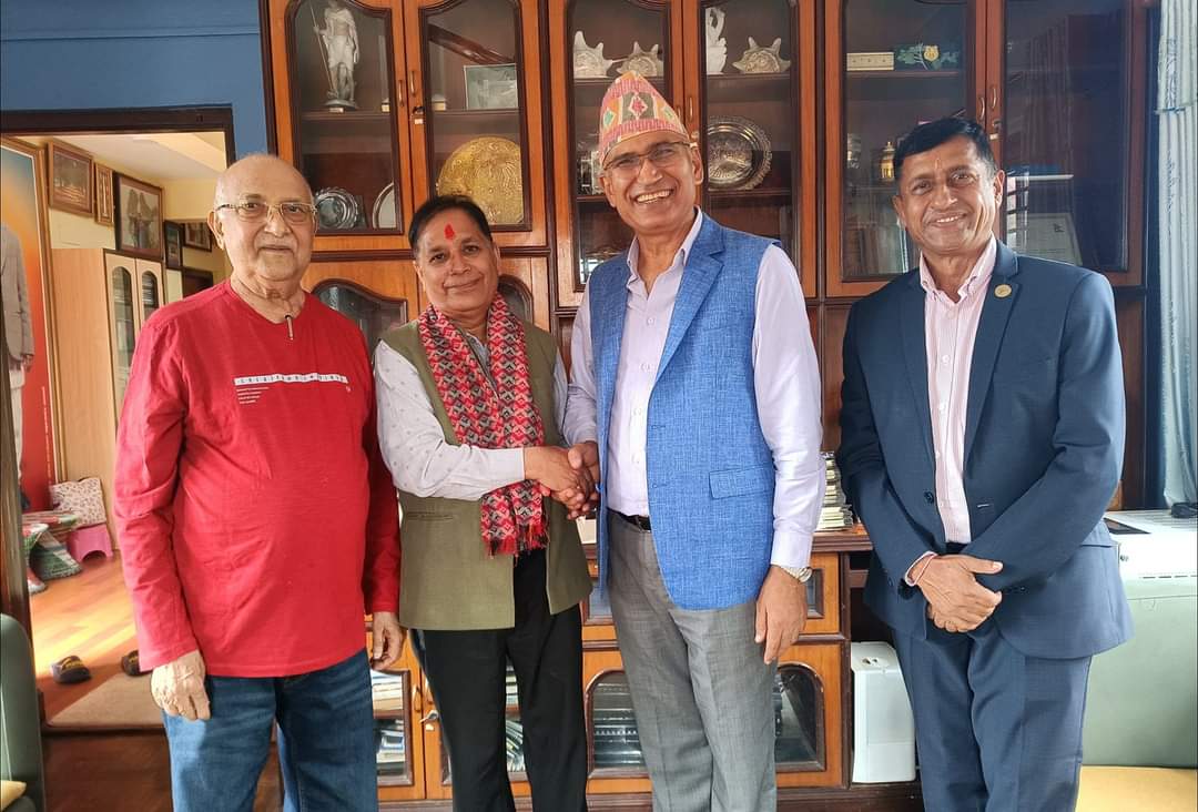 डा. चापागाईं पुनः एमालेमा फर्किएको घोषणा