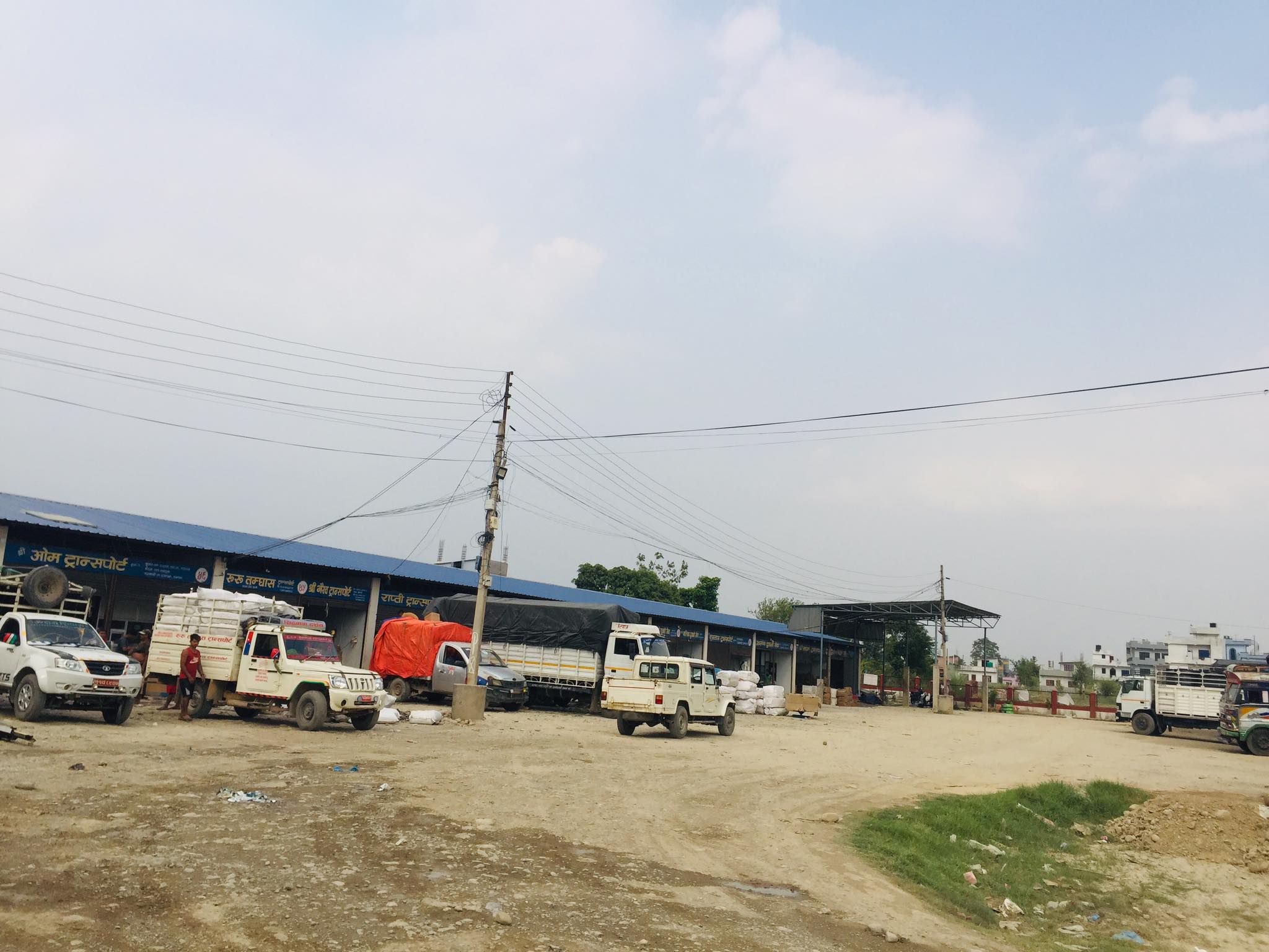 भ्याट लगाउने निर्णय विरुद्ध ढुवानी व्यवसायीहरु