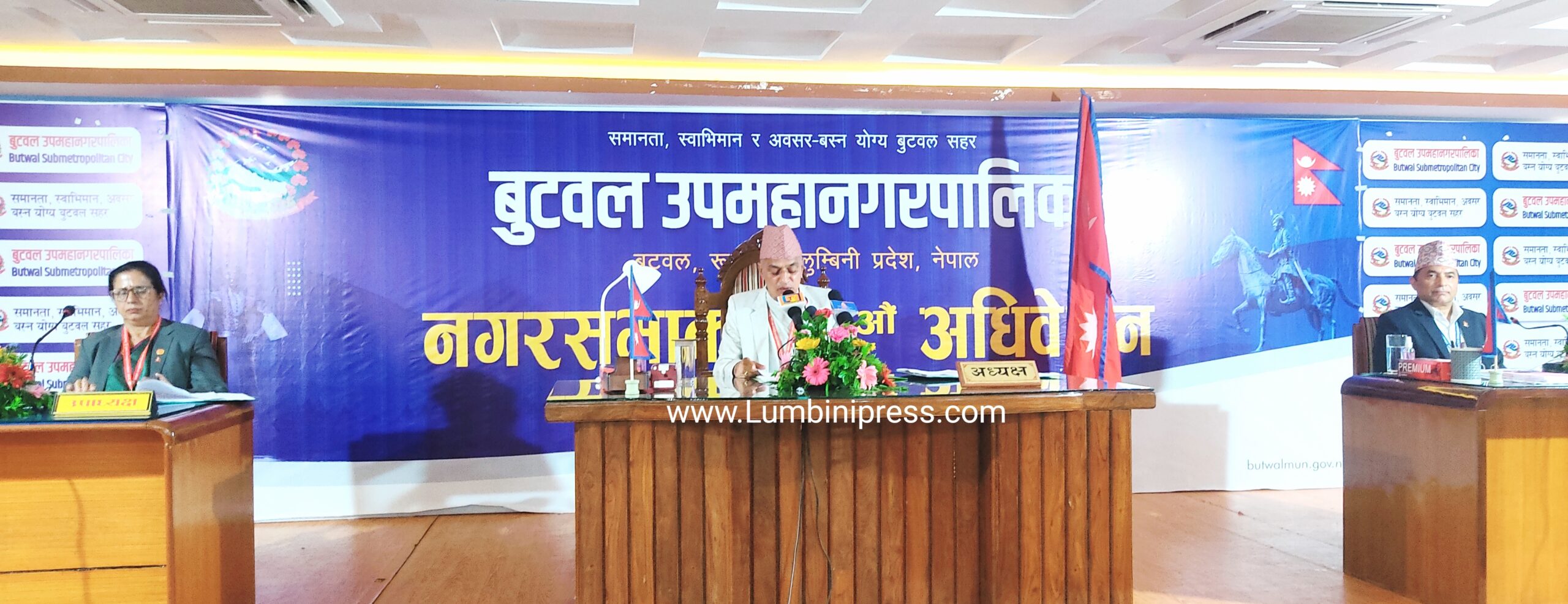 अव्यवस्थित ठेलालाई रात्रीकालिन बजारमा घुम्टी रेस्टुरेन्ट बनाउने बुटवलको नीति