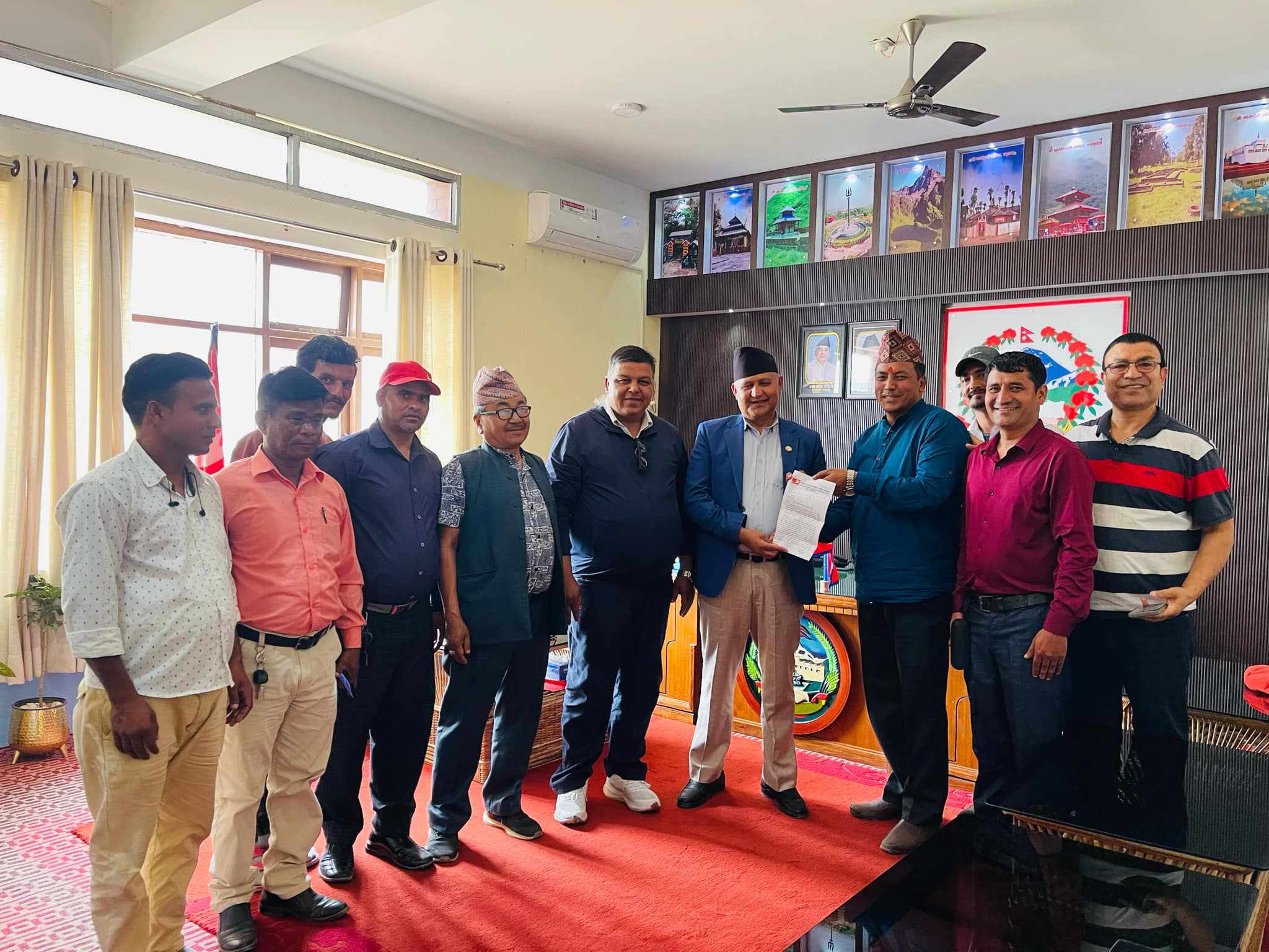 लुम्बिनी प्रदेशभर ट्याक्सीलाई रुट इजाजतको व्यवस्था गर्न मजदुर संगठनको माग