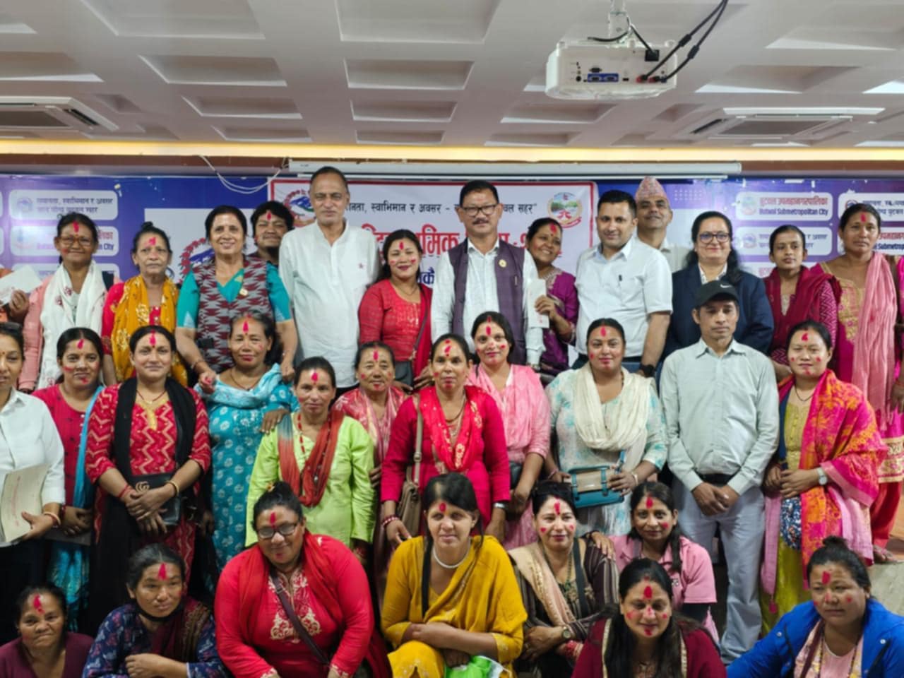 बुटवलमा श्रमिकलाई नगदसहित सम्मान