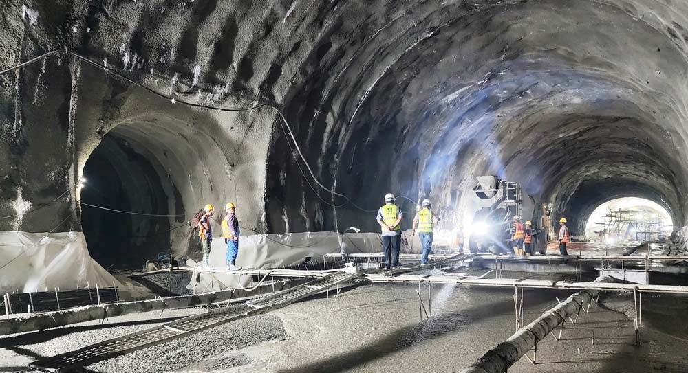 सिद्धबाबा सुरुङमार्गमा लाइनिङको काम हुँदै