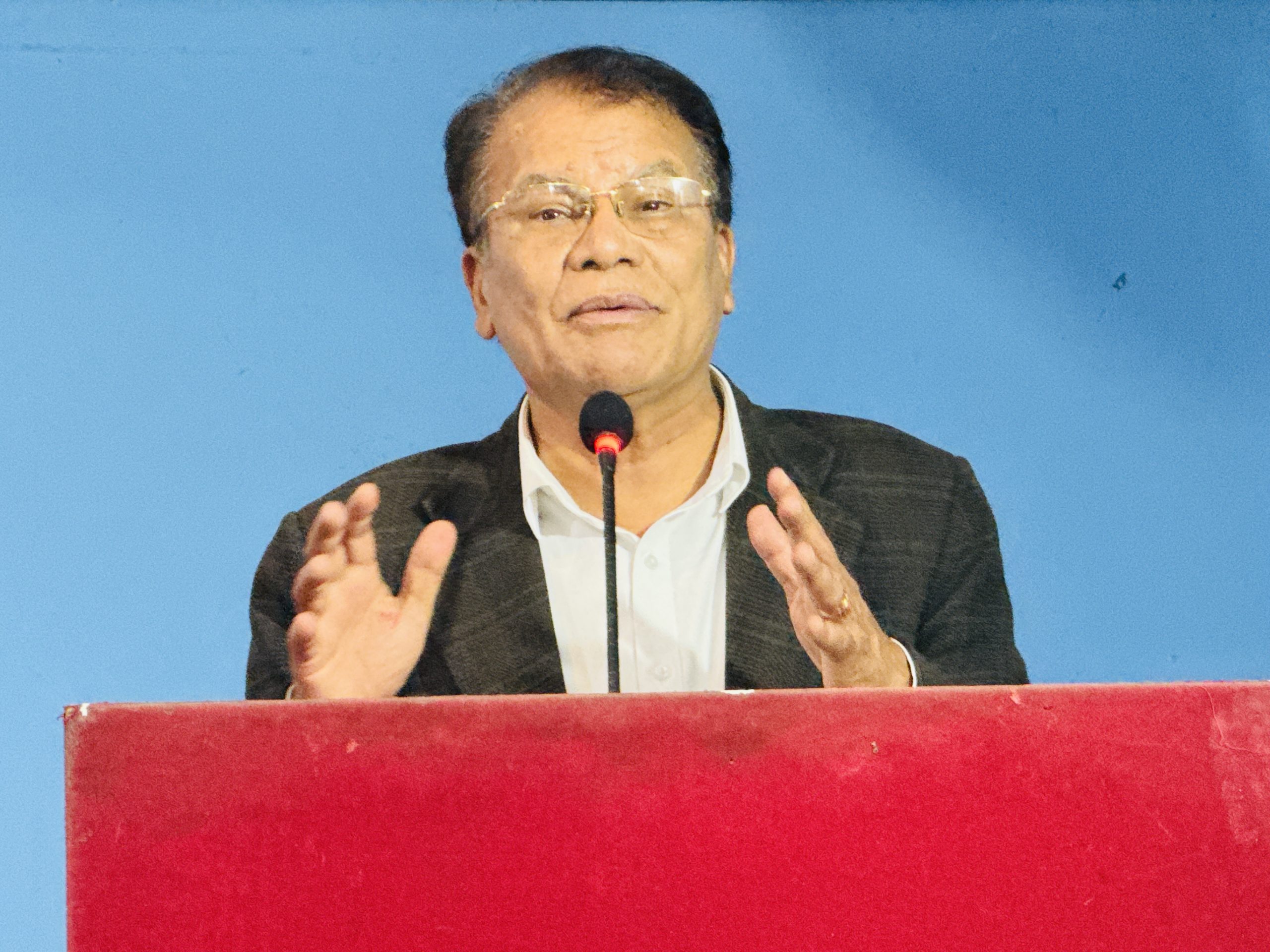 हावाको भरमा राजनीति चल्दैन, दीर्घकालीन नेतृत्व गगन थापाकै हो’ :  प्रवक्ता देवराज चालिसे