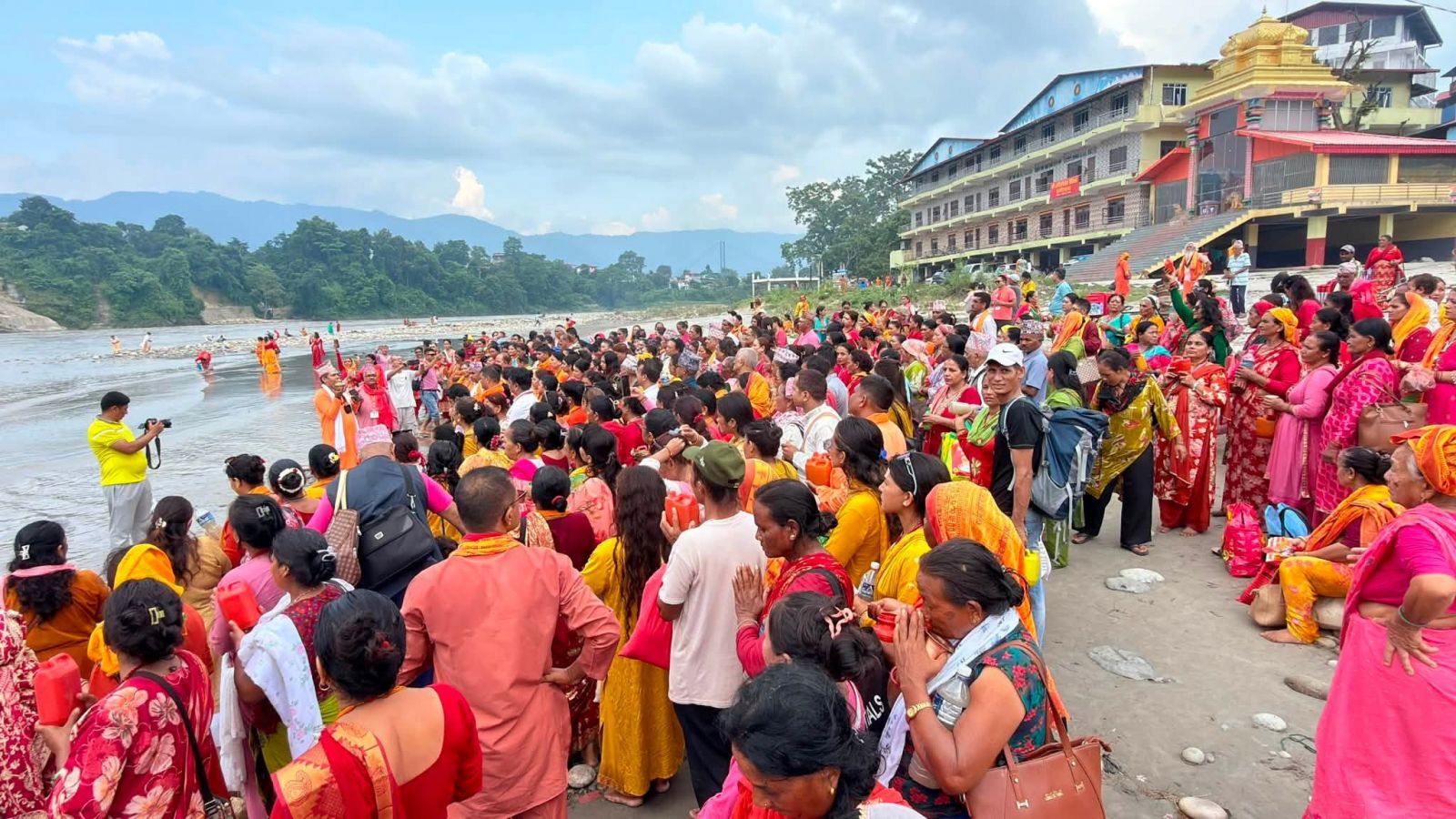 सिद्धबाबा मन्दिरबाट ४ धार्मिक जलार्पण यात्रा, ४ हजार बढी दर्शनार्थी सहभागी
